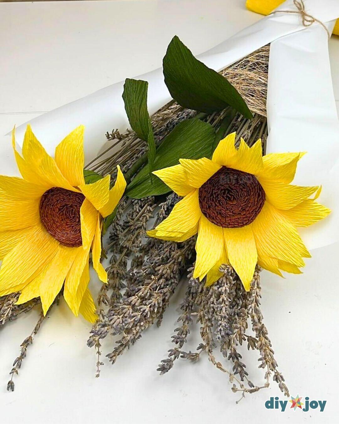 Sunflower Crepe Paper — how to make crepe paper sunflower