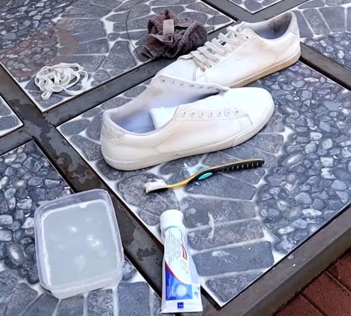 3 Easy Ways to Clean White Shoes at Home Trick