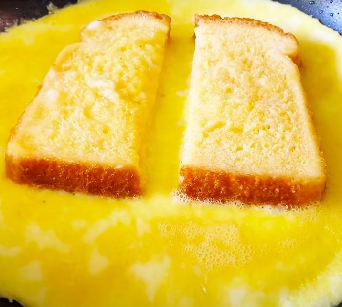 Use One Pan to Make Egg Toast - Korean Style French Toast Omelette - Omelette Recipes