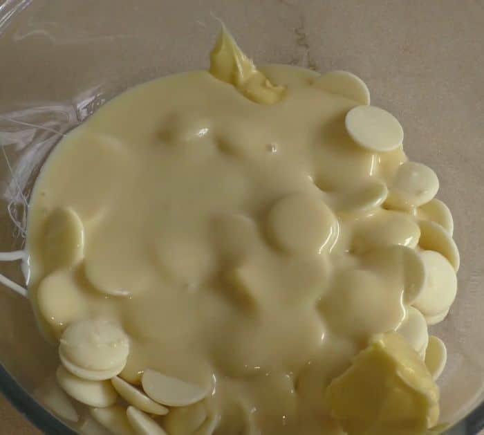 Easy To Make White Chocolate Caramel Fudge Bars