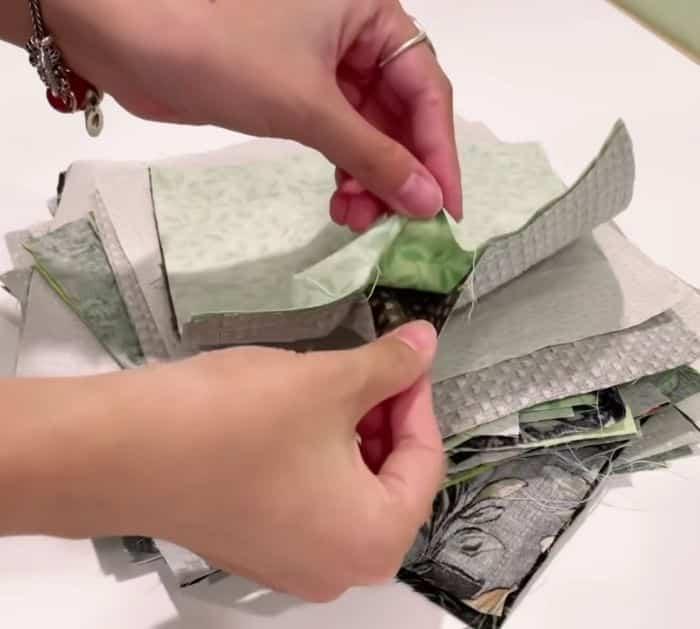 How to sew a bed mattress using scrap fabrics