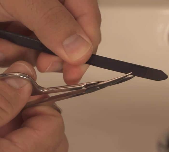 How To unclog Your Drain Using Zip Tie