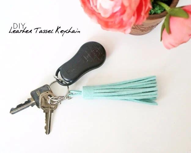 Quick Last Minute DIY Gifts You Can Make - Quick DIY Leather Tassel Keychain - Easy and Quick Last Minute DIY Gift Ideas for Mom, Dad, Him or Her, Freinds, Teens, Kids, Girls and B