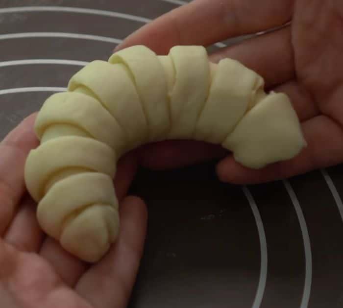 Easy Custard Cream Bread Recipe
