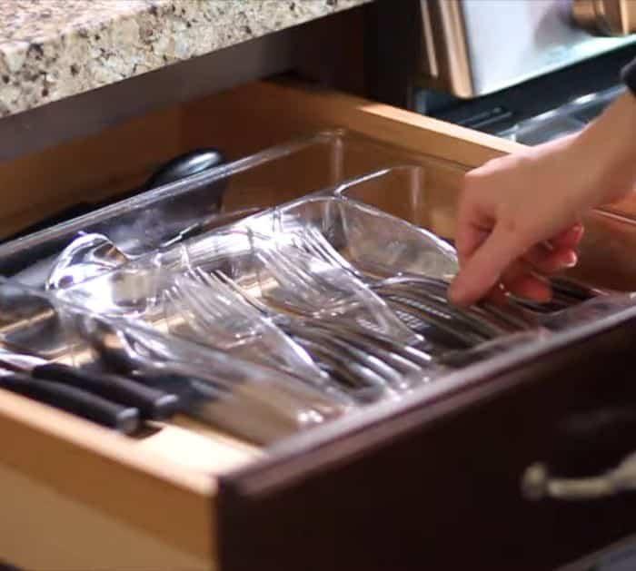 How to Declutter Your Kitchen in 6 Easy Steps Tips
