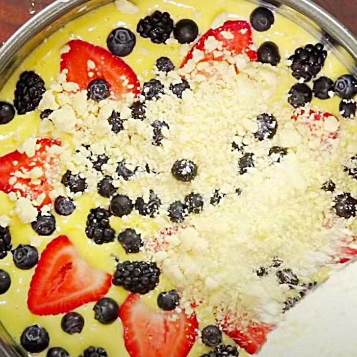 How To Make A Berry Crumb Cake - Easy Crumb Cake Recipe - Berry Cake Recipe