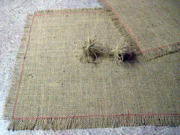 Burlap Placemats, a project worth trying if you love a good DIY and a project that comes together in an afternoon