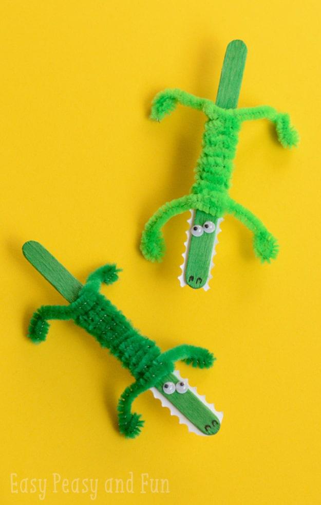 Crafts For Kids To Make At Home - Craft Stick Crocodile Craft - Cheap DIY Projects and Fun Craft Ideas for Children - Cute Paper Crafts, Fall and Winter Fun, Things For Toddlers, B