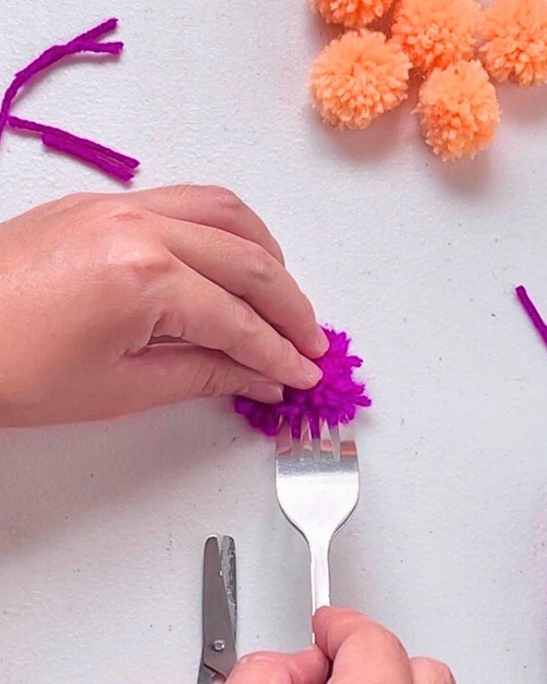Easy Pom Pom Flowers Fork — handmade pom pom art