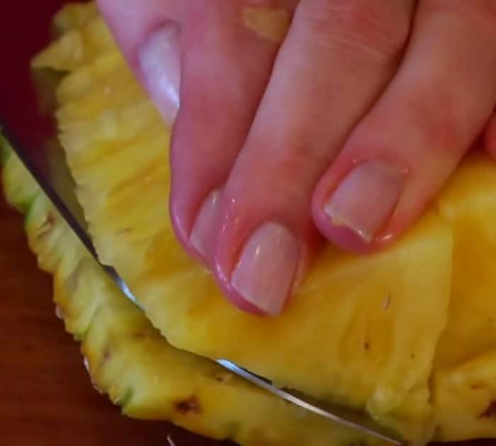 The Fastest Way To Cut A Pineapple