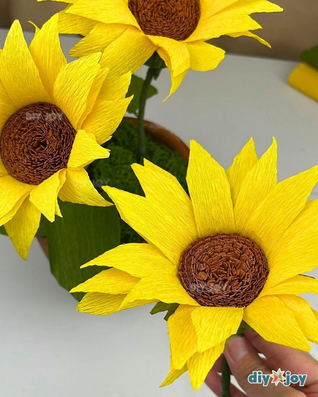 Sunflower Crepe Paper — diy sunflower paper flower
