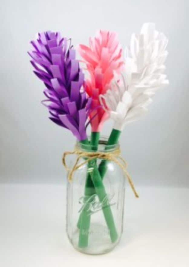 Easy Paper Hyacinth Flowers, a country craft idea worth bookmarking for later and an idea worth saving for later