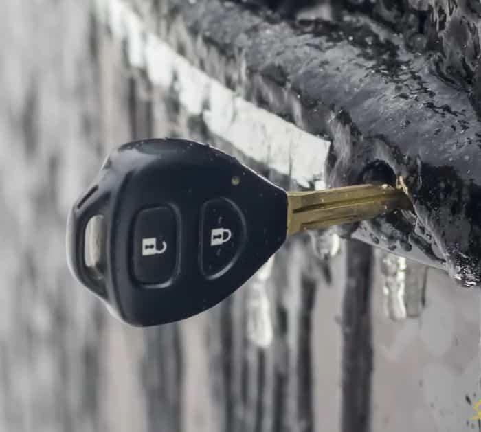 How to fix a frozen car lock