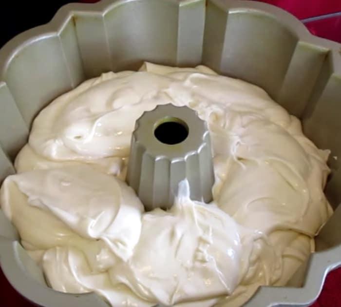 Make delicious Praline Pound Cake From New Orleans Louisiana