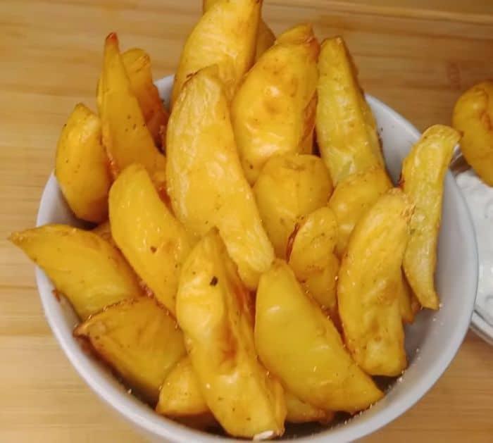 How To Make Baked Potatoes with Creamy Dipping Sauce