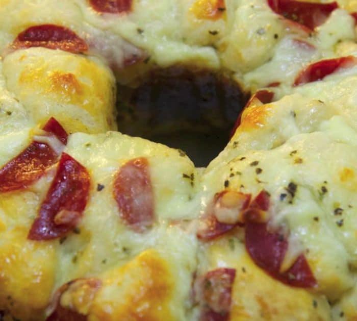 How To Make Pull-Apart Pizza Bread