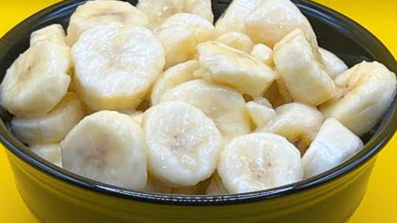Easy 4-Ingredient Chilled Banana Salad Recipe