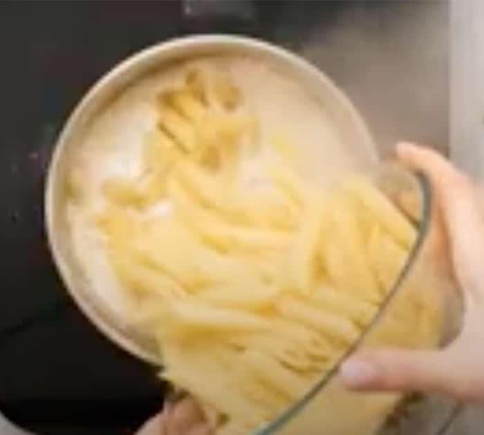 steps in making copycat cajun chicken pasta
