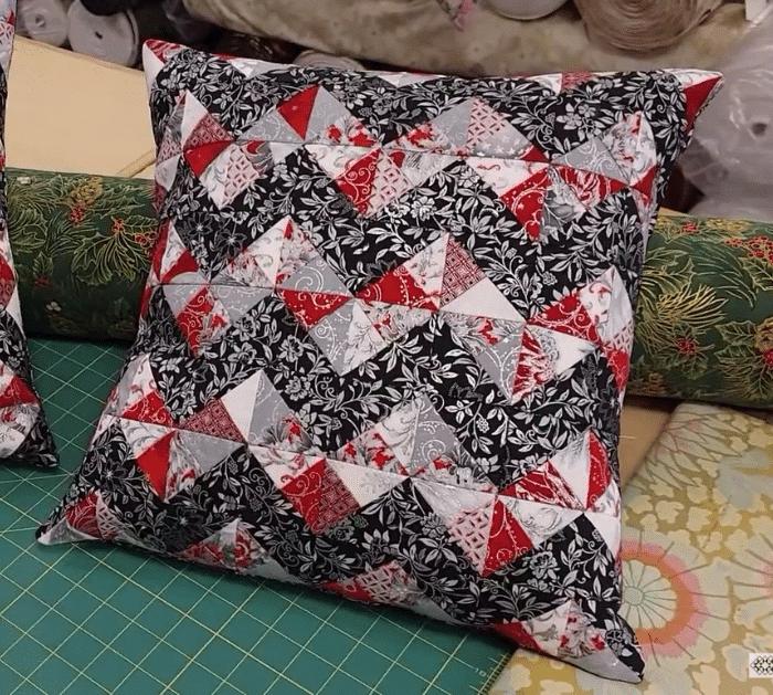 How to Make a Last-Minute Christmas Pillow
