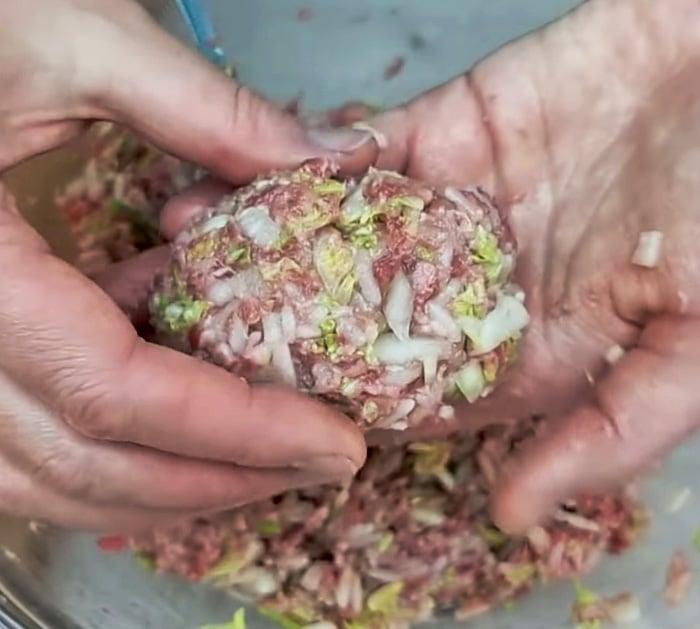 Directions for Making Smothered Ground Beef Patties