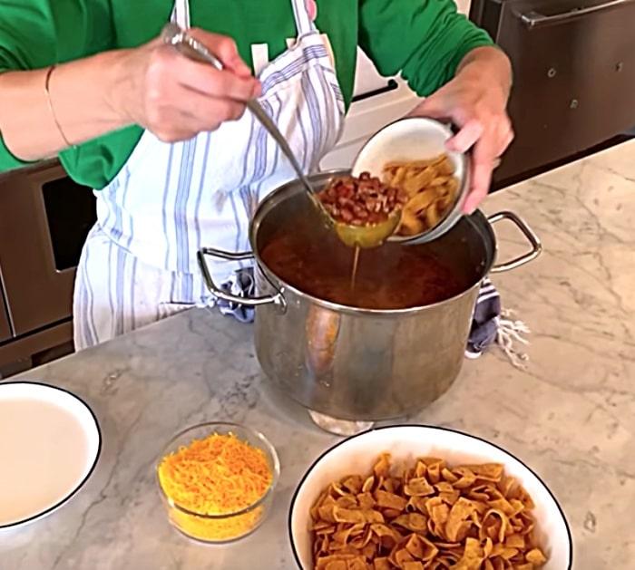 Joanna Gains quarantine Cooking Chili