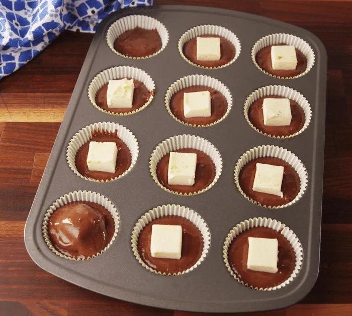 How to Make Cheesecake Stuffed Cupcakes