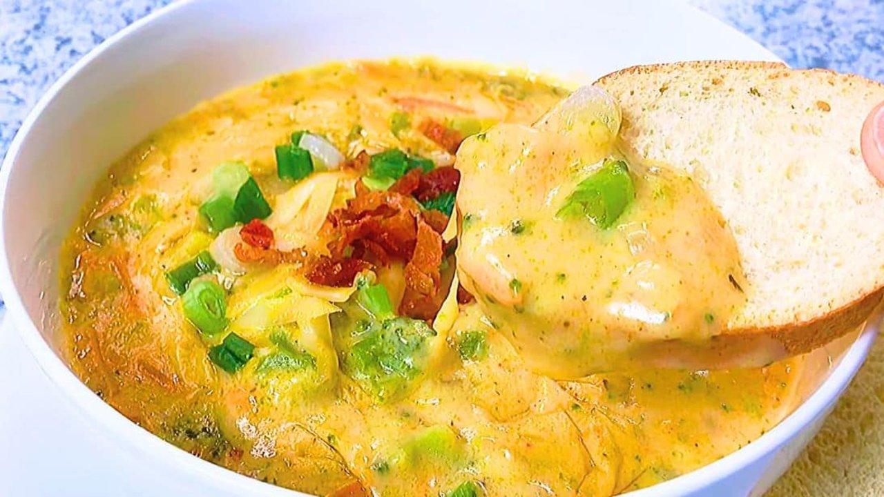 Easy 30-Minute Broccoli Cheddar Soup Recipe
