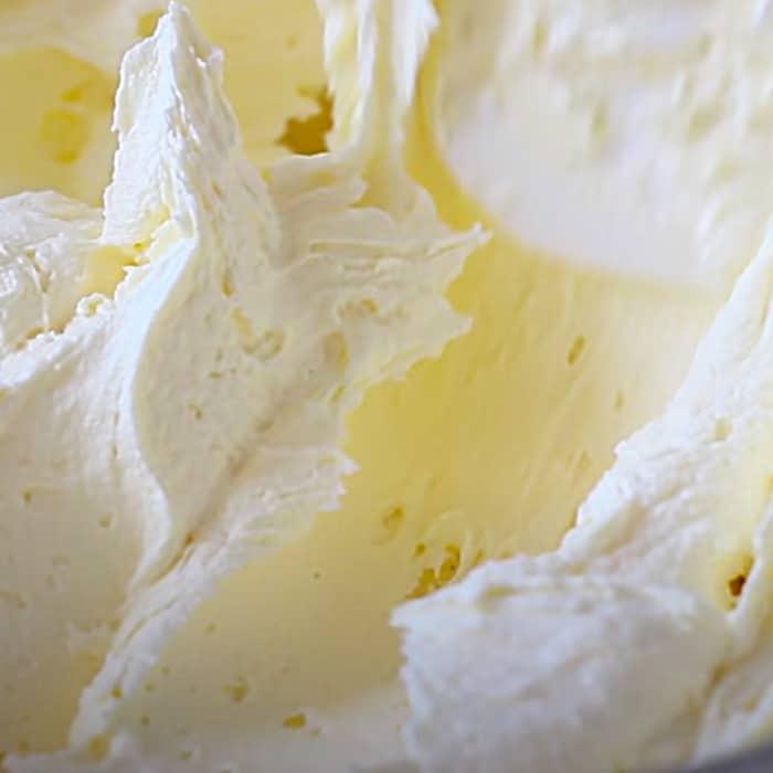Easy Buttercream Frosting - How To Make Buttercream Frosting - Easy Way To Make Buttercream Icing