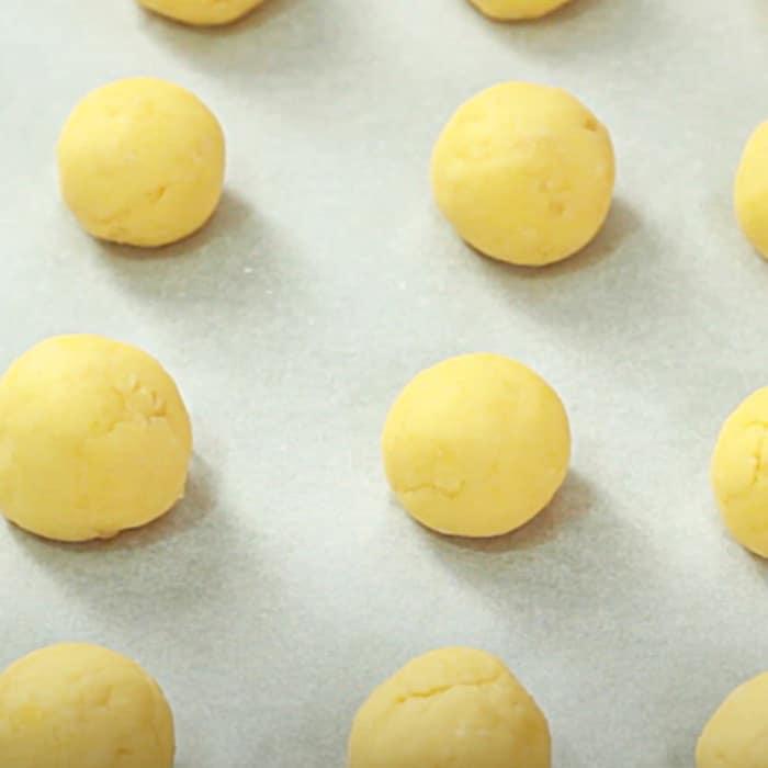 Homemade Cheese Balls Recipe - Easy side Dish Ideas - Easy Bread Recipe