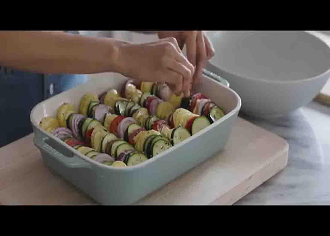 Assembling the chickpea and vegetable casserole