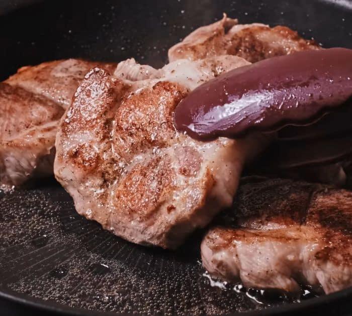 Delicious One Pan Pork with Gravy Sauce Recipe Instructions
