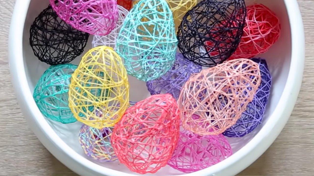 Easy DIY Yarn Easter Eggs Tutorial