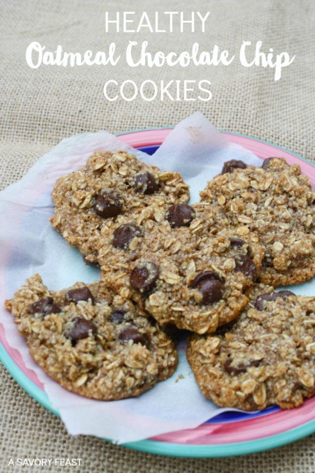 Low Sugar Dessert Recipes - Healthy Oatmeal Chocolate Chip Cookies - Healthy Desserts and Ideas for Healthy Sweets Without Much Sugar - Raw Foods and Easy Clean Eating Dessert Tips