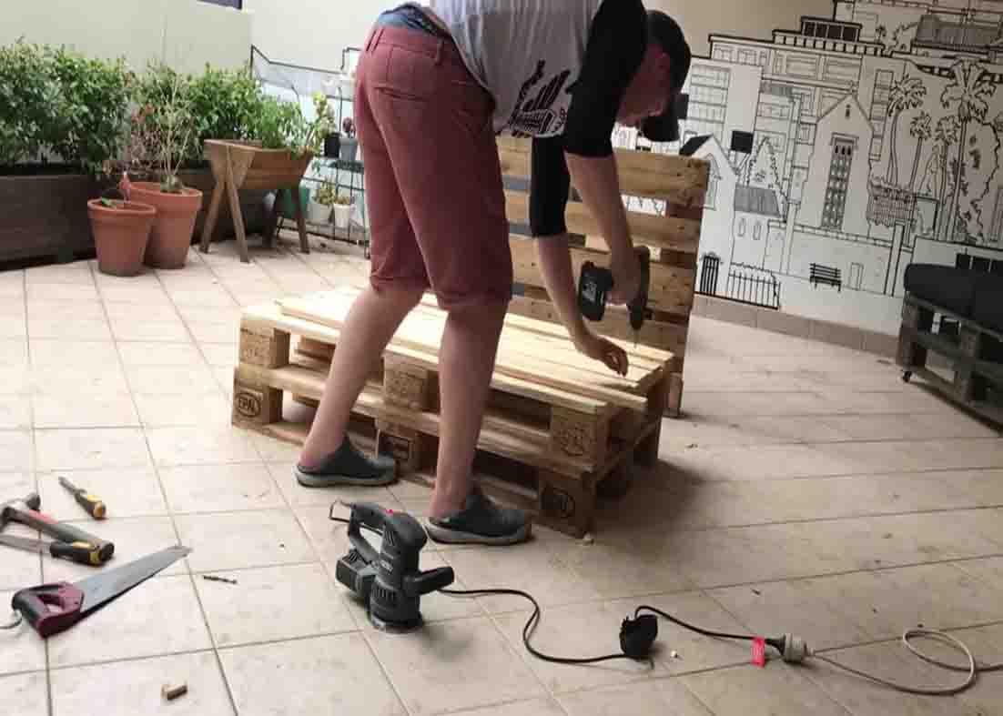 Assembling the couch seat