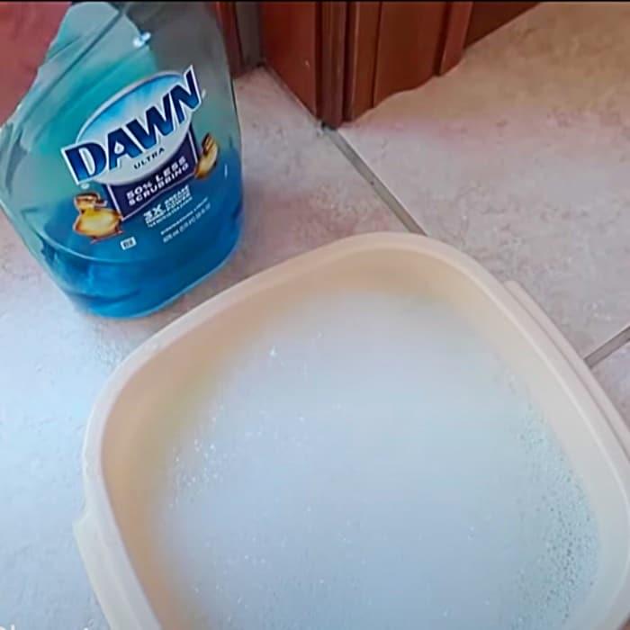 How To Clean And Lubricate A Patio Door - Easy Cleaning Hacks - How To Clean A Patio Door