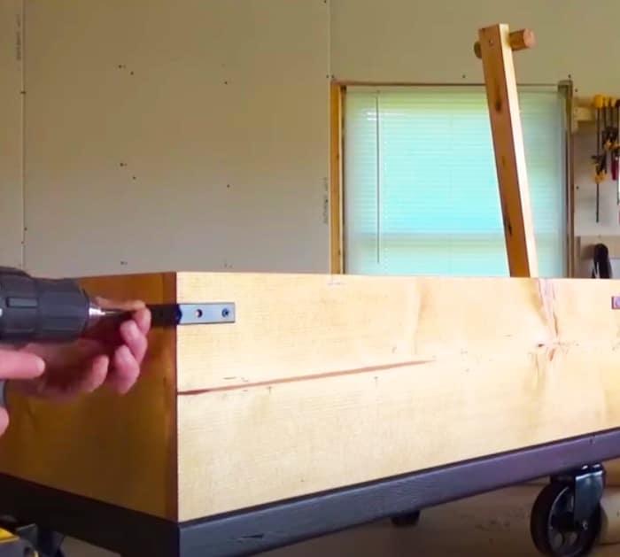 Build A Wagon At Home - How To Stain A Wooden Wagon - Make An Outdoor Fall Display