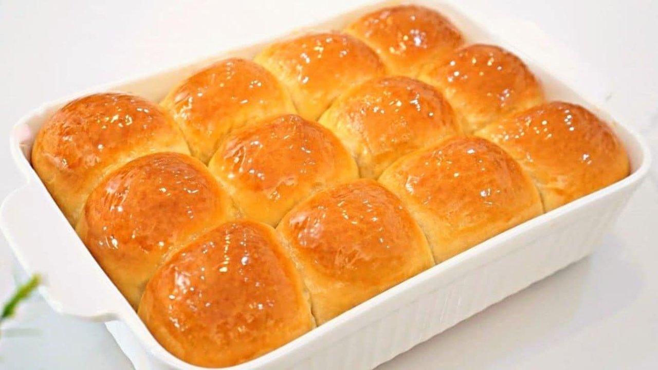 Super Easy Soft Maple-Glazed Dinner Rolls Recipe