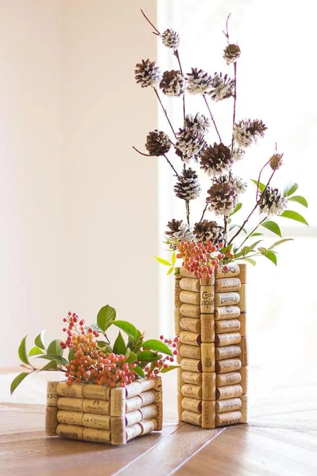 Easy Wine Cork Crafts for DIY Home Decor - DIY Wine Cork Vases - DIY Projects & Crafts by Sueeye #crafts
