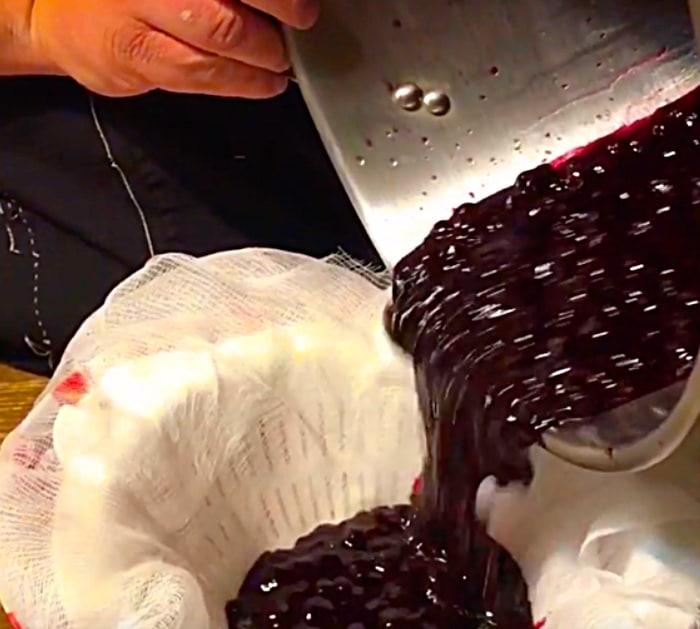 Make blueberry cobbler moonshine recipe