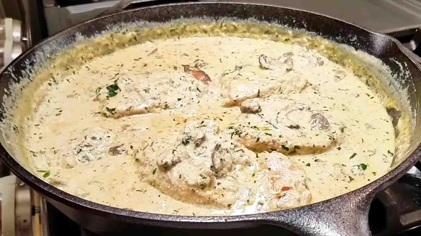 Creamy Garlic Mushroom Chicken Breast Recipe