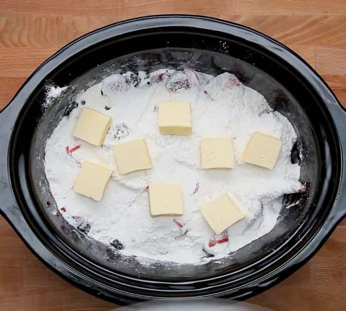 How to Make Slow Cooker Berry Cobbler