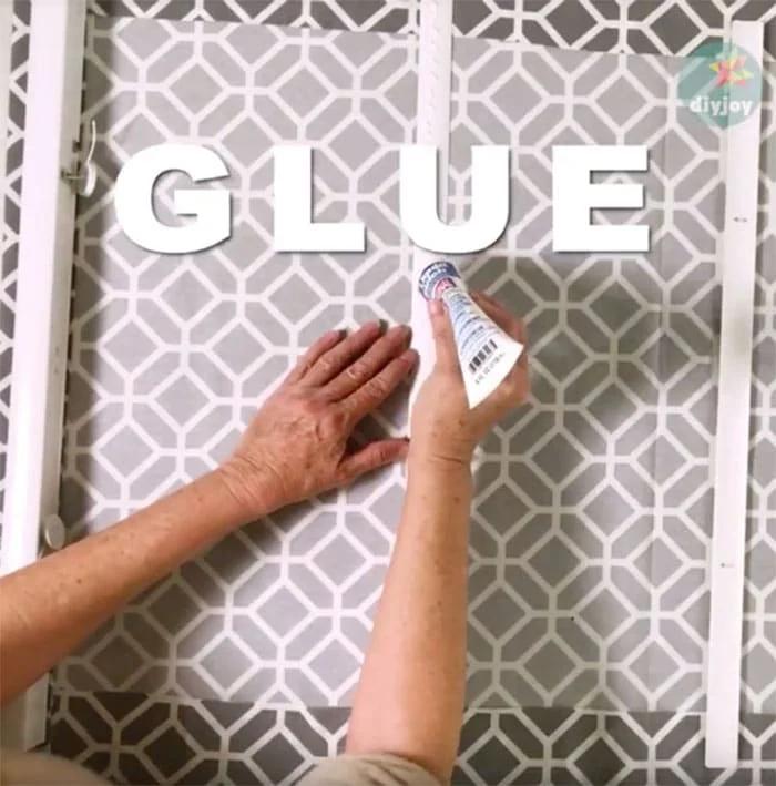 Easy $12 diy roman shade made from a mini blind tutorial — glue blinds for diy window shade