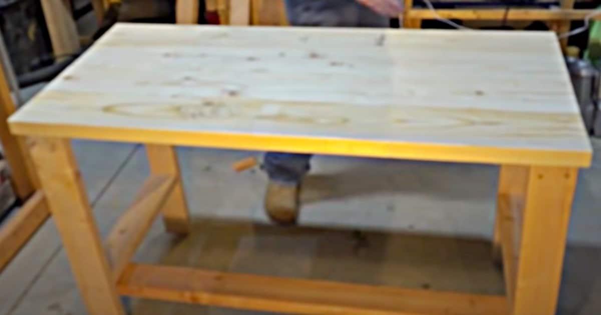 Cheap And Easy DIY Desk (Even Beginners Could Make)