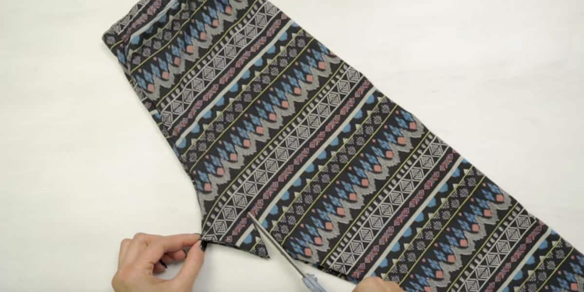 In Less Than 5 Minutes, You Can Turn Old Leggings Into Something Remarkable!