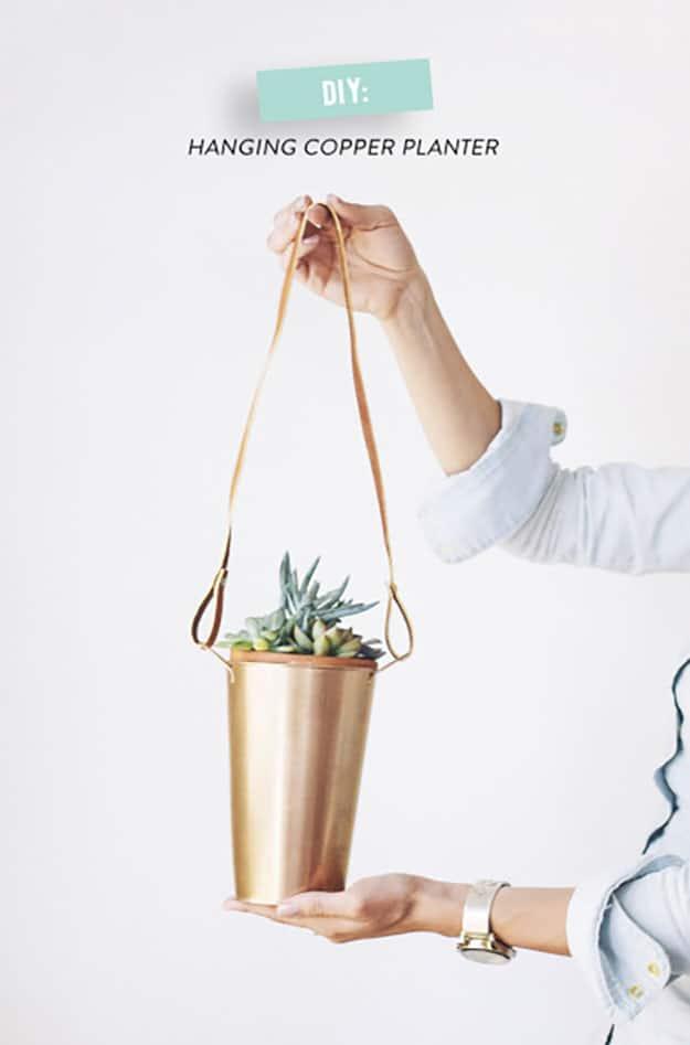 Easy DIY Gifts for Him or Her | Copper DIY Hanging Planter | DIY Projects & Crafts by Sueeye#diygifts #christmas #diy #gifts