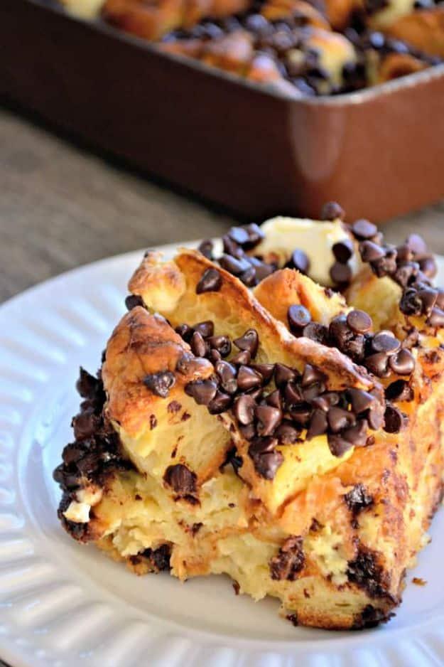 French Toast Recipes - Chocolate Croissant Baked French Toast - Best Brunch Bites and Breakfast Ideas for French Toast - Stuffed, Baked and Creme Brulee Toasts With Fruit - Healthy