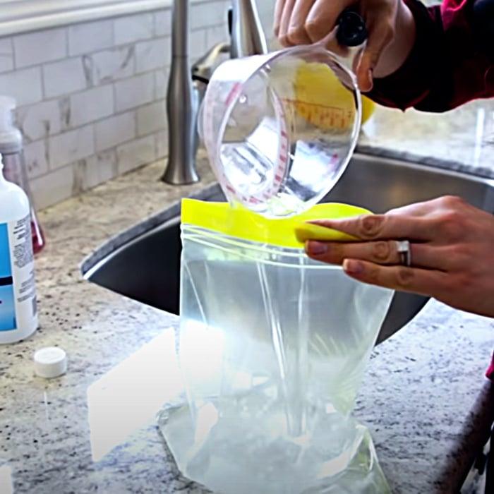 How To Make An Alcohol Ice Pack - Easy Alcohol Ideas - Rubbing Alcohol Hacks