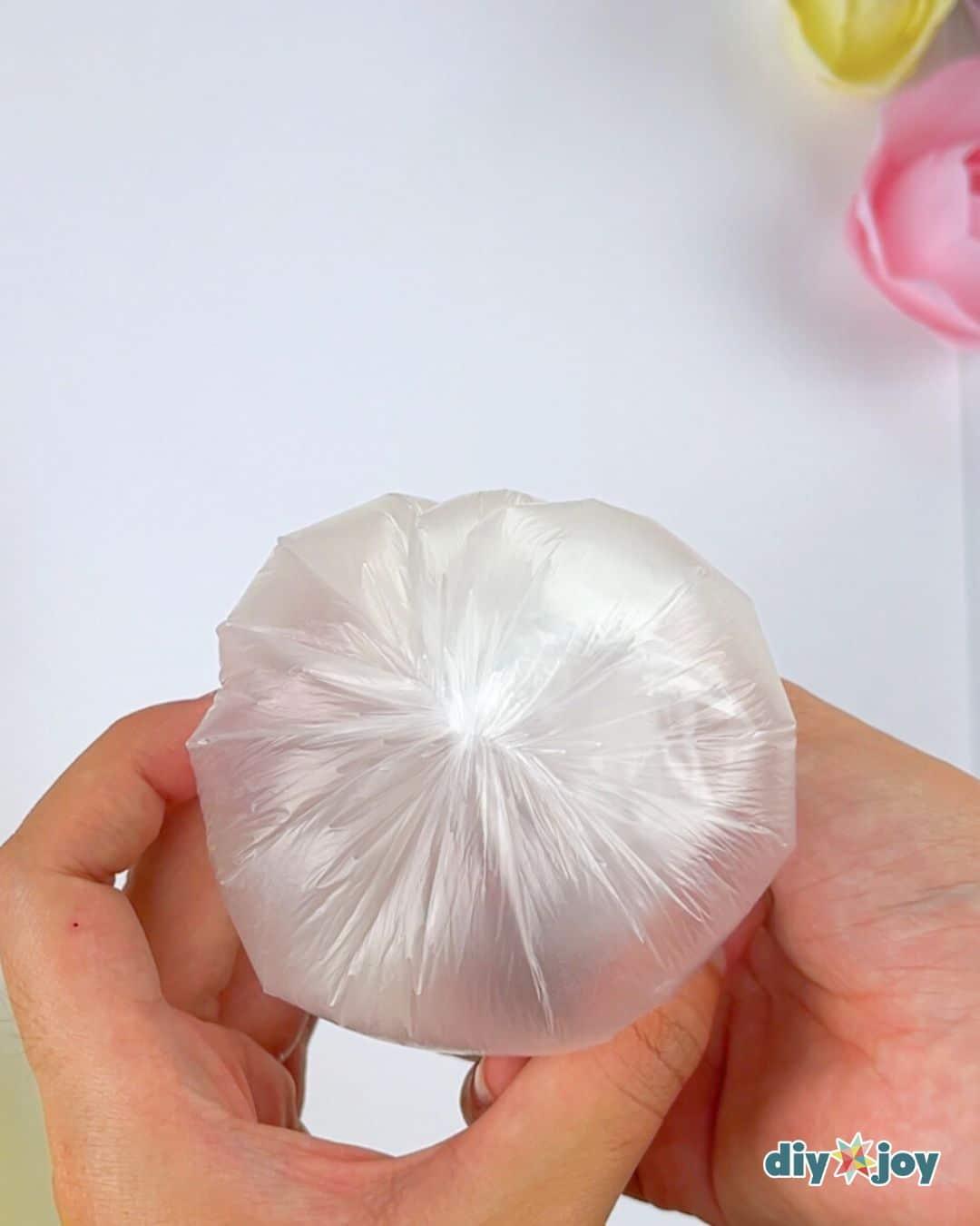 Easy Flowers Plastic Bag — how to paint flowers in acrylic paint
