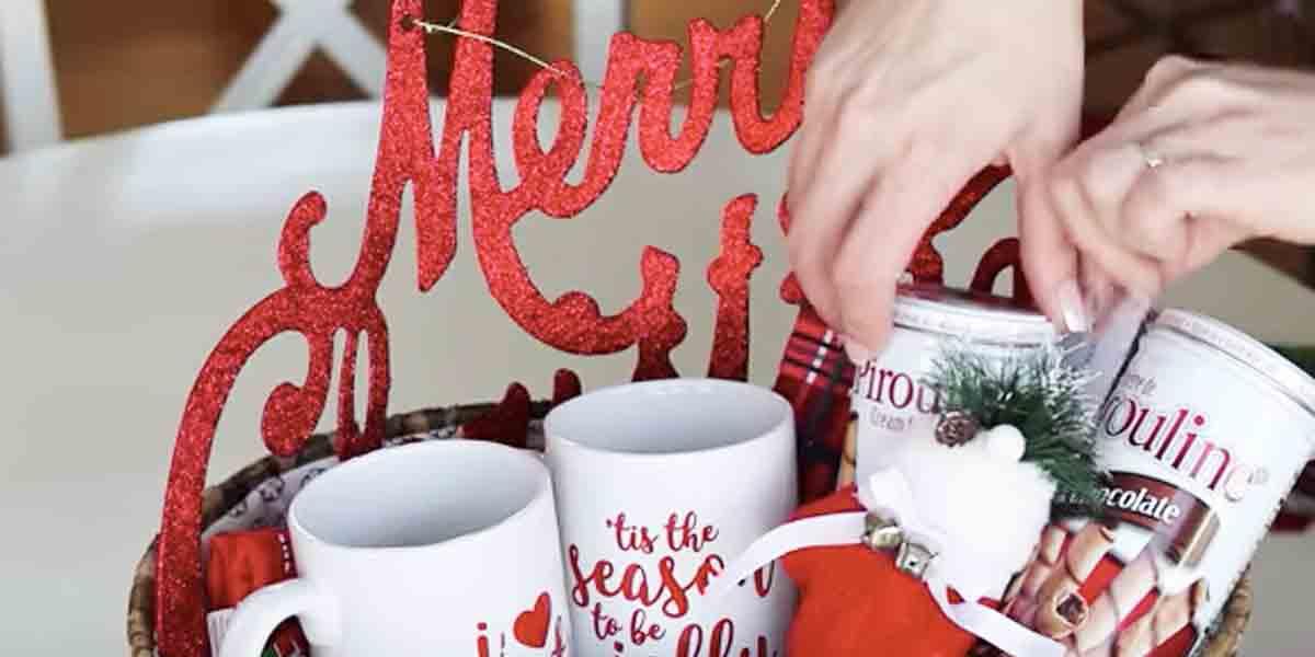 If You Want To Give A Holiday Gift Basket And Don’t Know What To Put In It Watch!