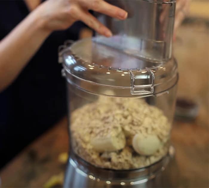 how to make 3 ingredient banana oatmeal magic cookies